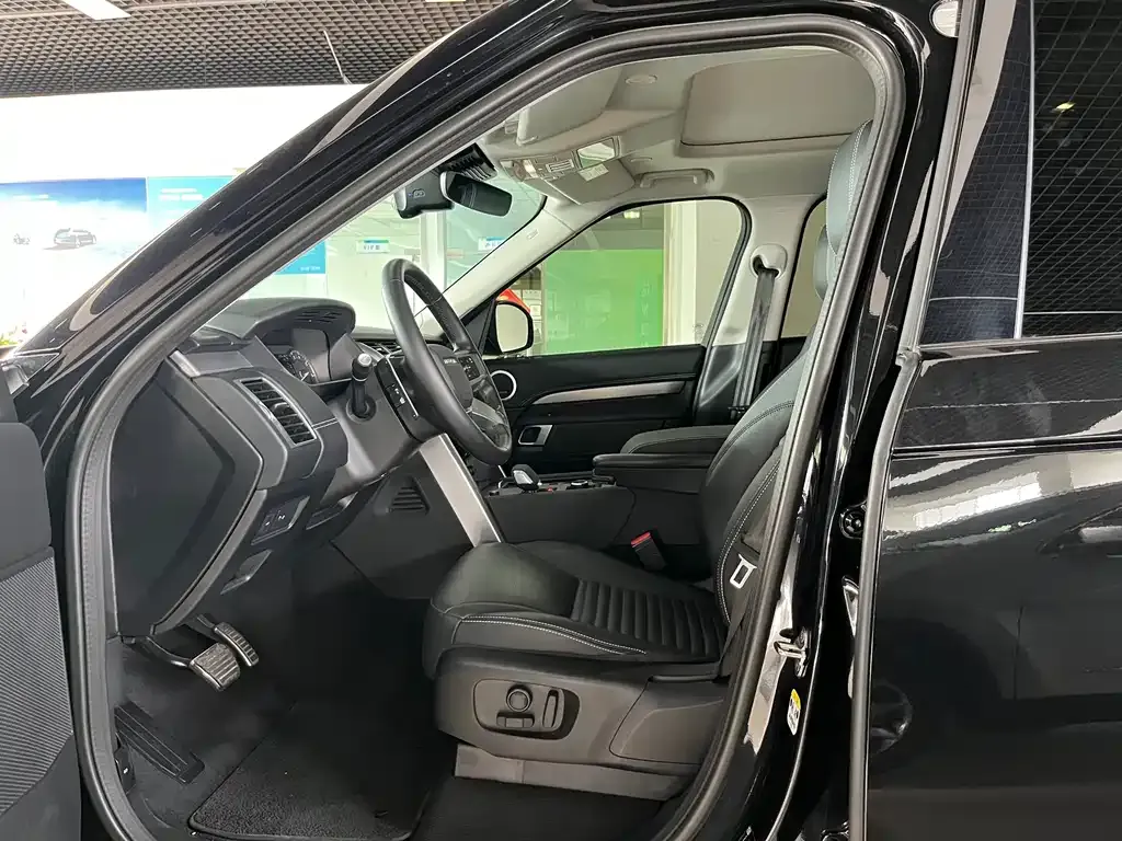 Land Rover Discovery 2023 из CN, фото 7