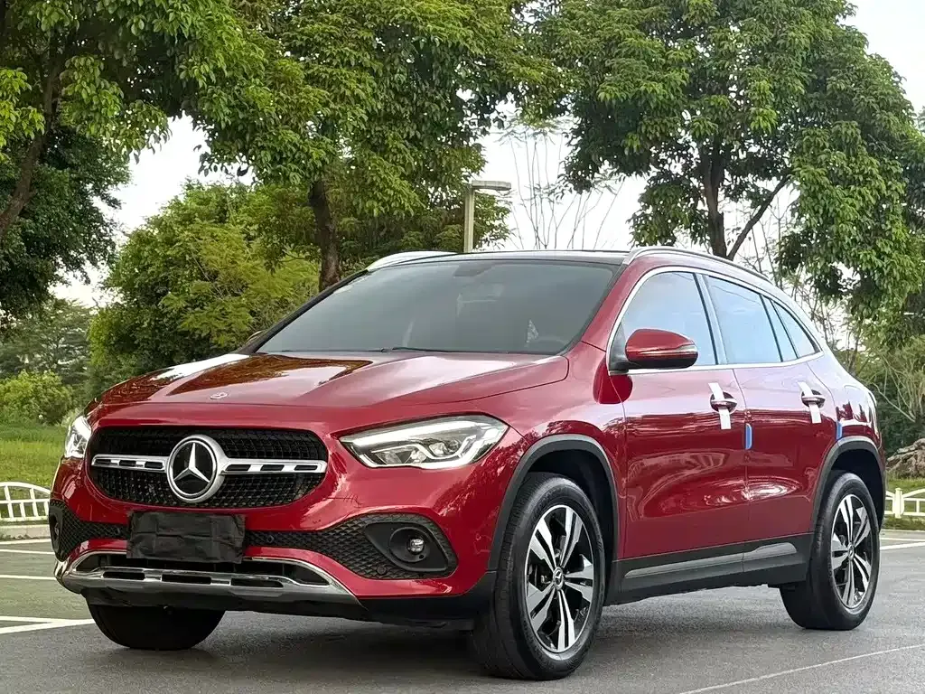 Mercedes-Benz GLA — фото 1