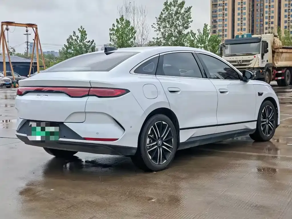 BYD Qin L — фото 6