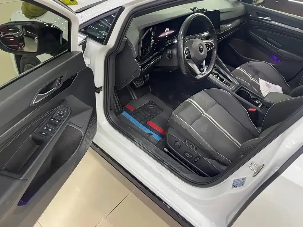 Volkswagen Golf 2022 из CN, фото 4
