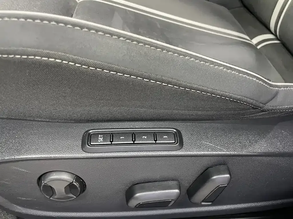 Volkswagen Golf 2022 из CN, фото 5
