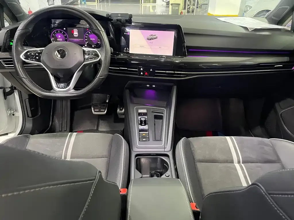 Volkswagen Golf 2022 из CN, фото 7