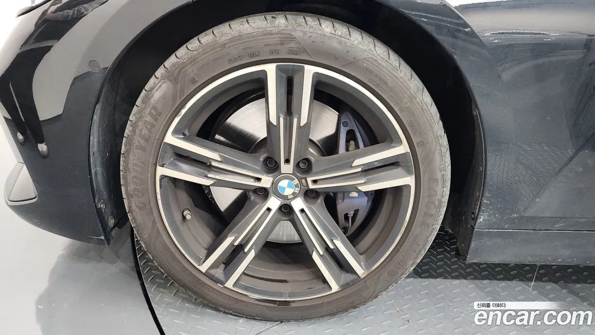 BMW 3-Series 2024 из KR, фото 5