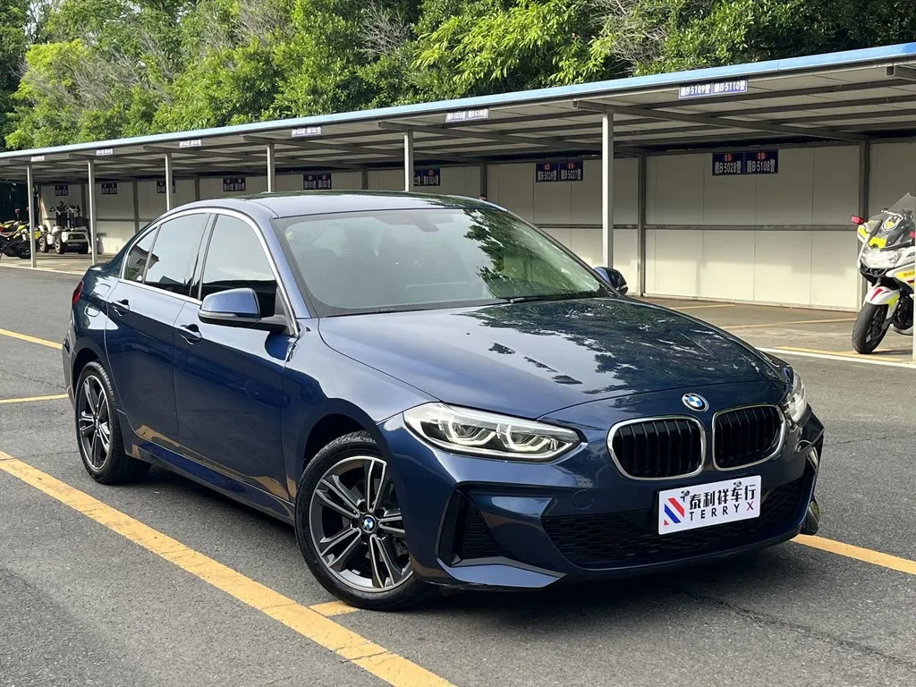 BMW 1 Series 2021 из CN, фото 3