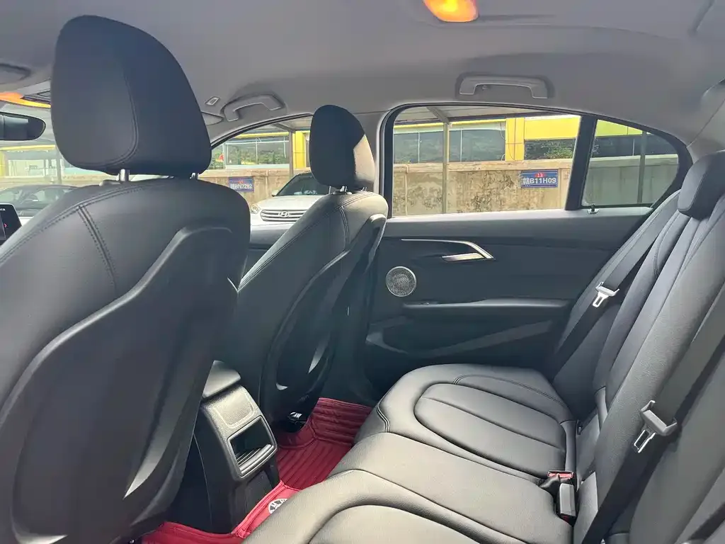 BMW 1 Series 2021 из CN, фото 8