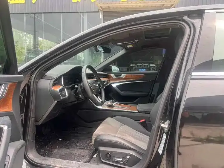 Audi A6L 2024 из CN, фото 4
