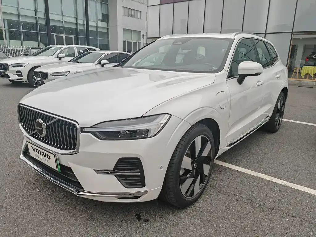 Volvo XC60 PHEV — фото 2