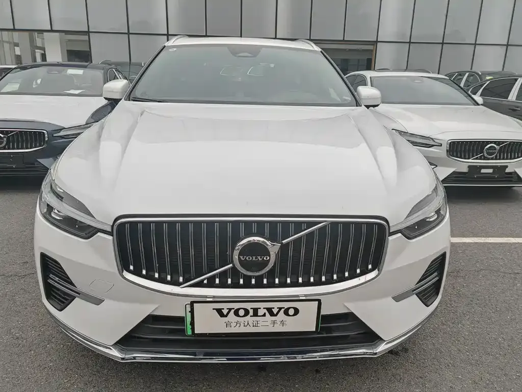 Volvo XC60 PHEV — фото 3