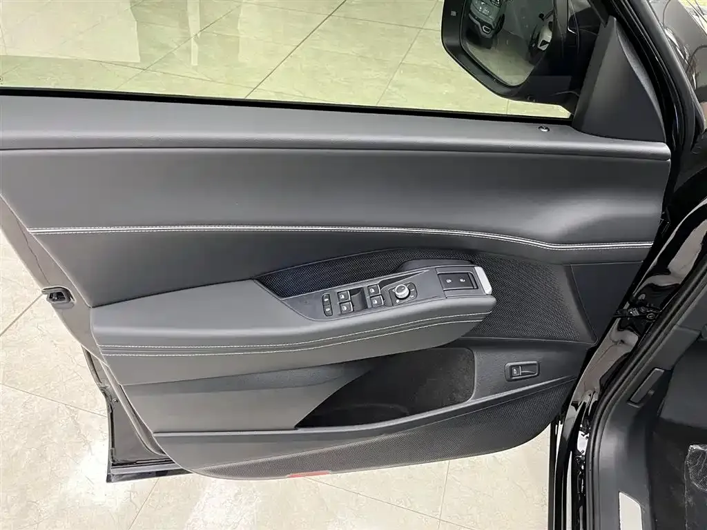 Volkswagen Teramont 2025 из CN, фото 10
