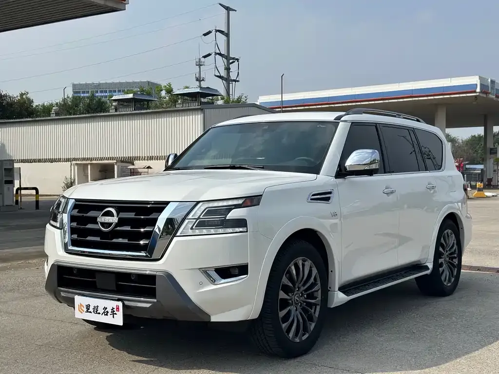 Nissan Patrol 2023 из CN, фото 1