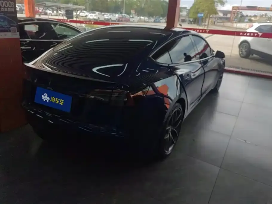 Tesla Model 3 — фото 3