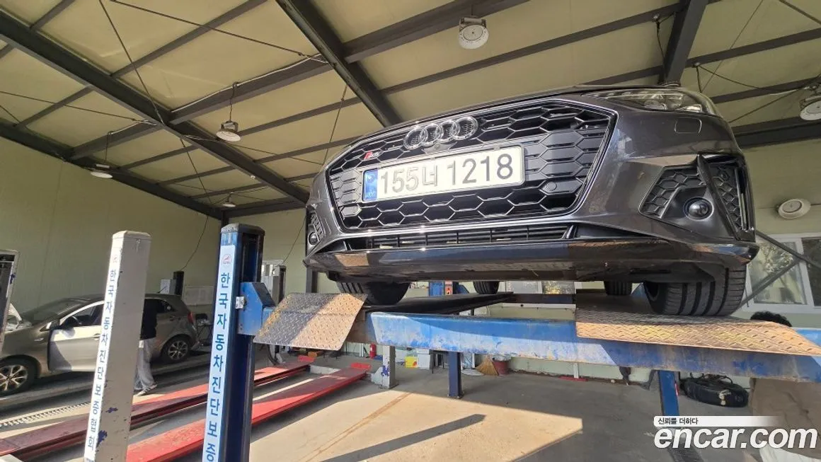 Audi S4 2023 из KR, фото 2