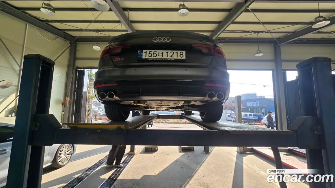 Audi S4 2023 из KR, фото 3