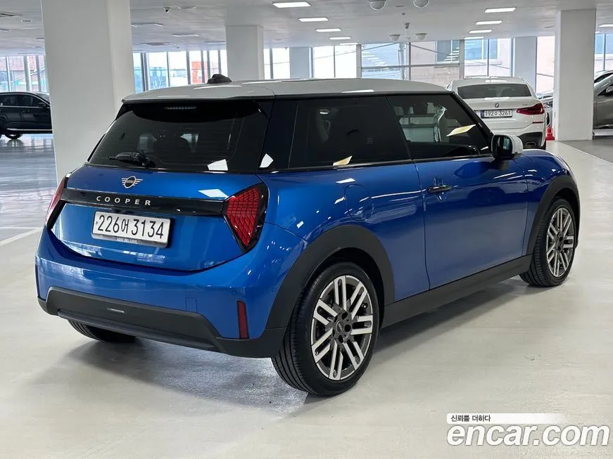 Mini Cooper 2025 из KR, фото 2