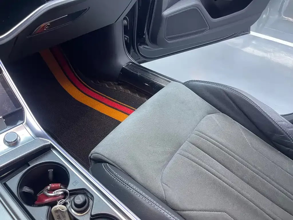 Audi A6L 2022 из CN, фото 10