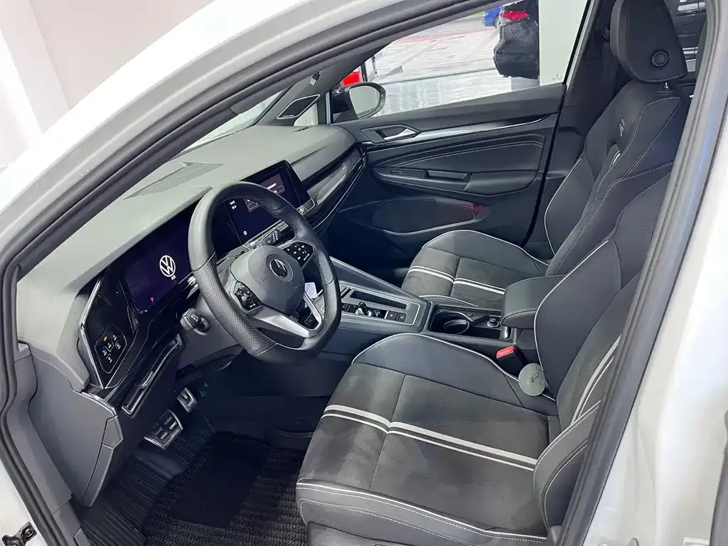 Volkswagen Golf 2021 из CN, фото 10