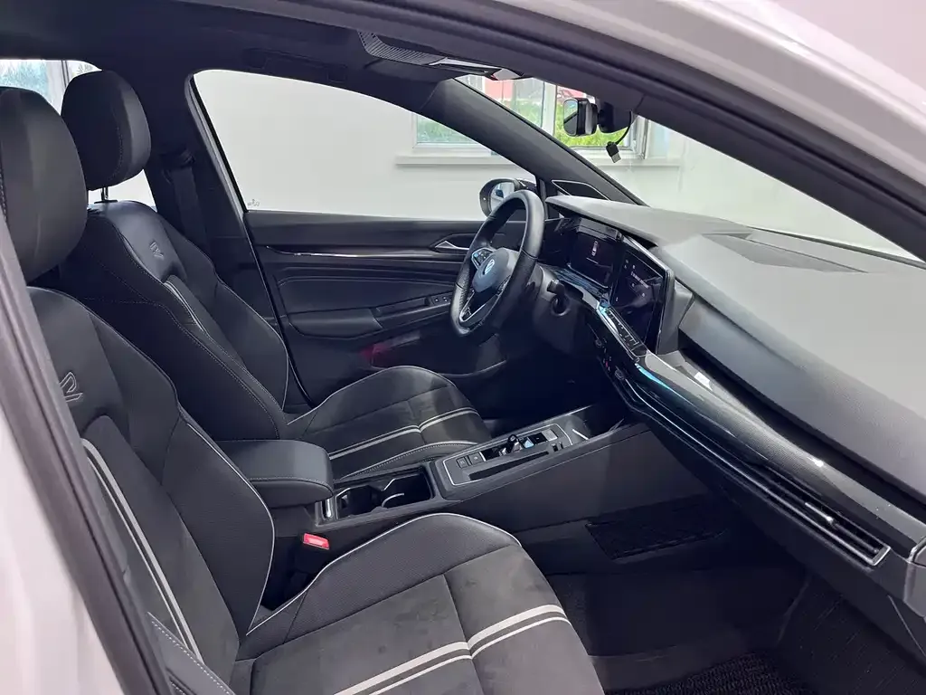Volkswagen Golf 2021 из CN, фото 9