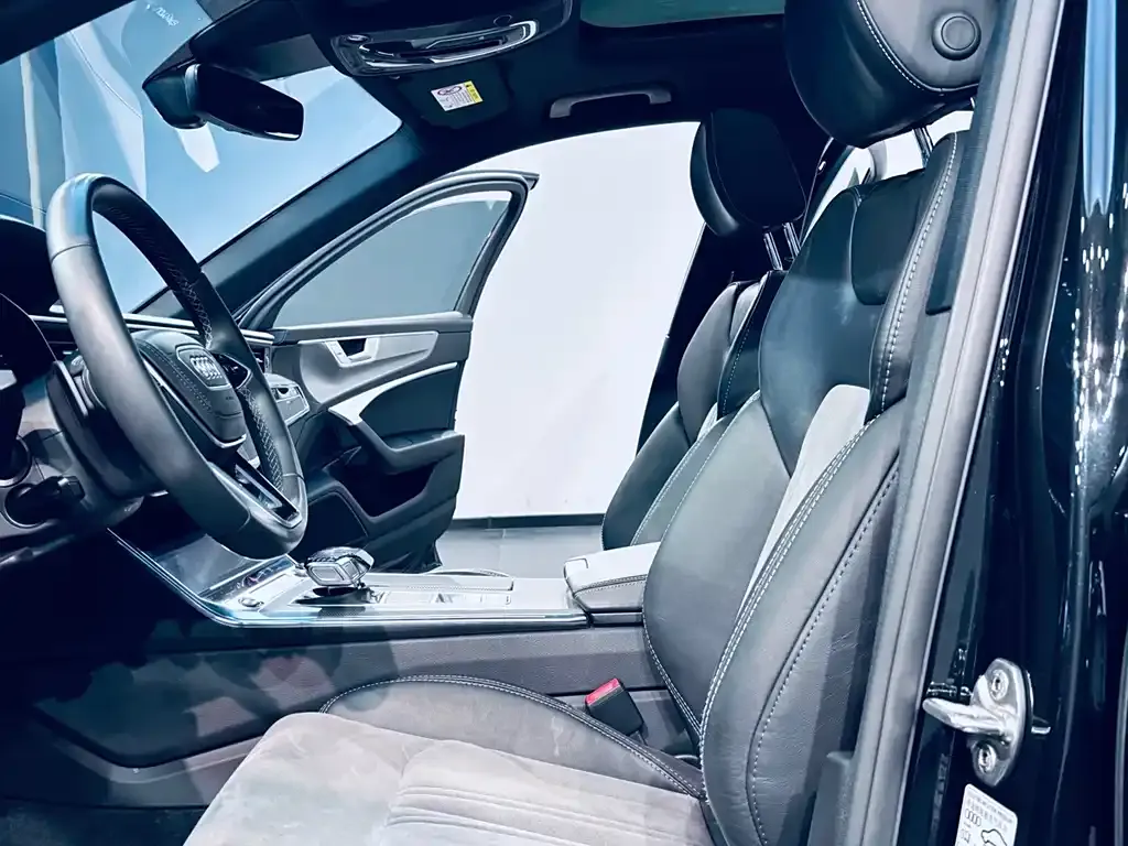 Audi A6L 2022 из CN, фото 6