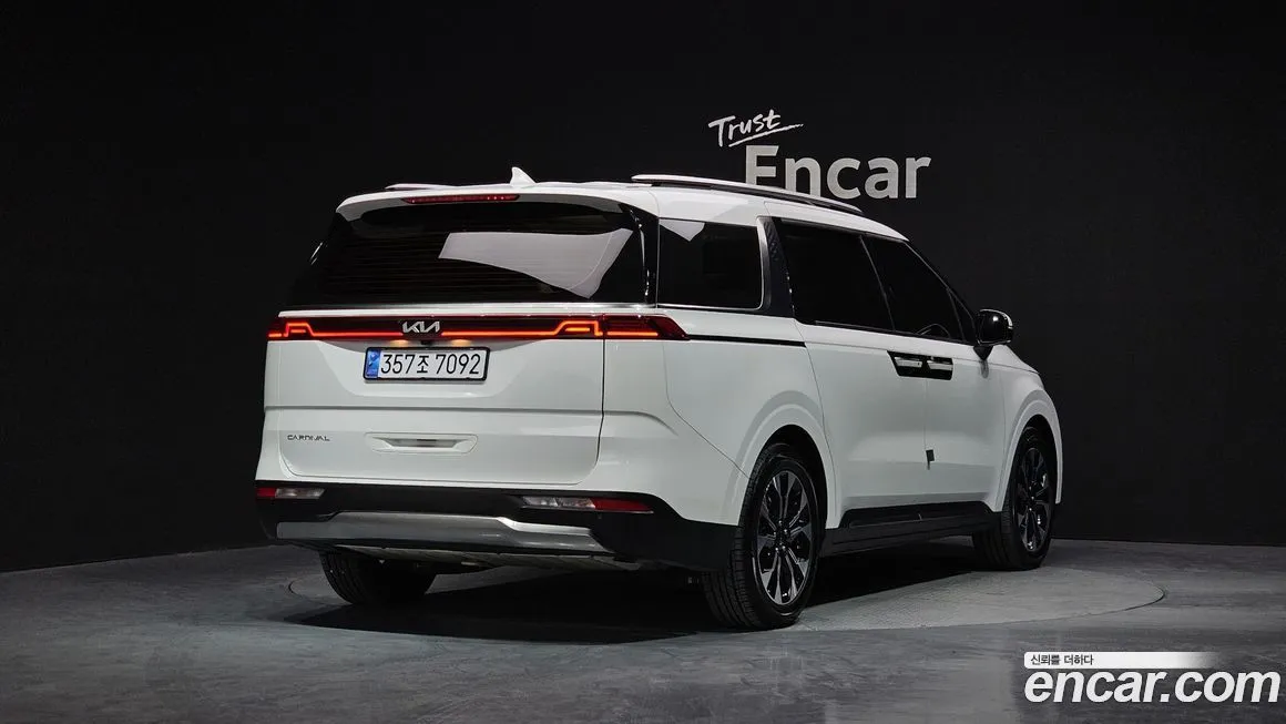 Kia Carnival — фото 2