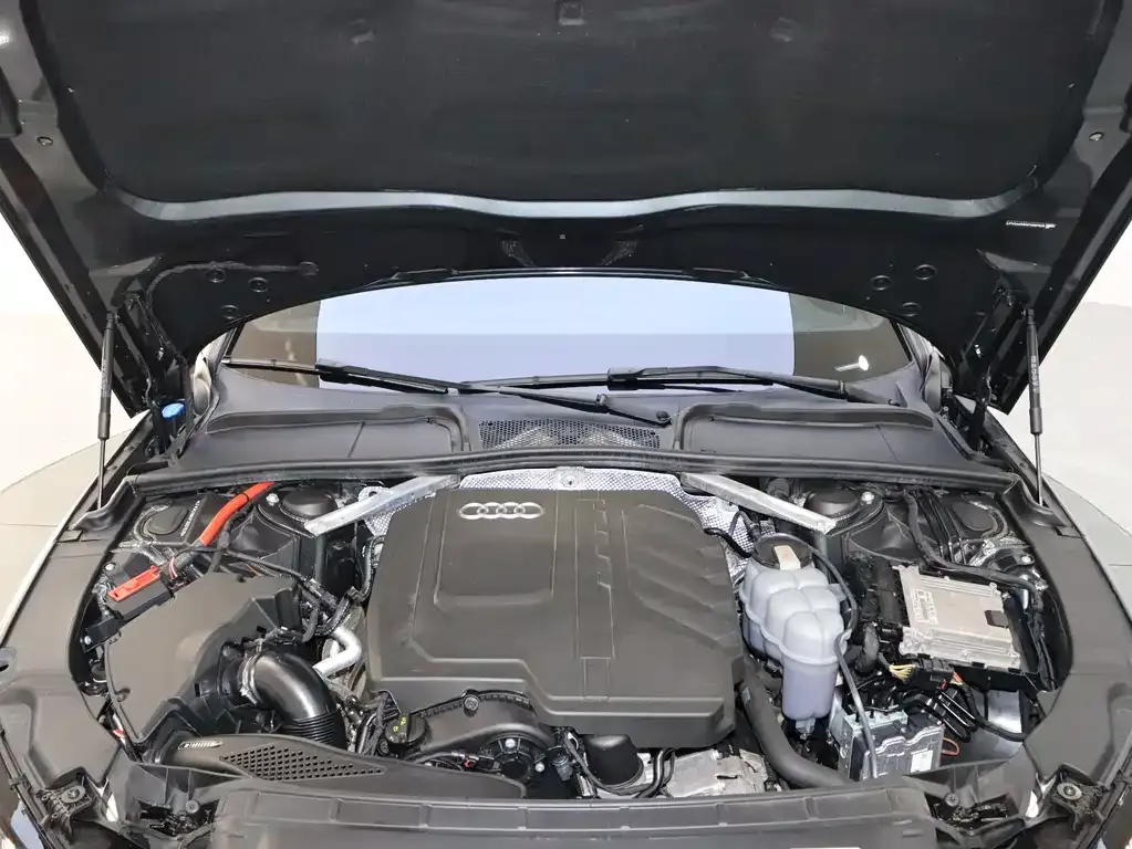 Audi A4L 2023 из CN, фото 10
