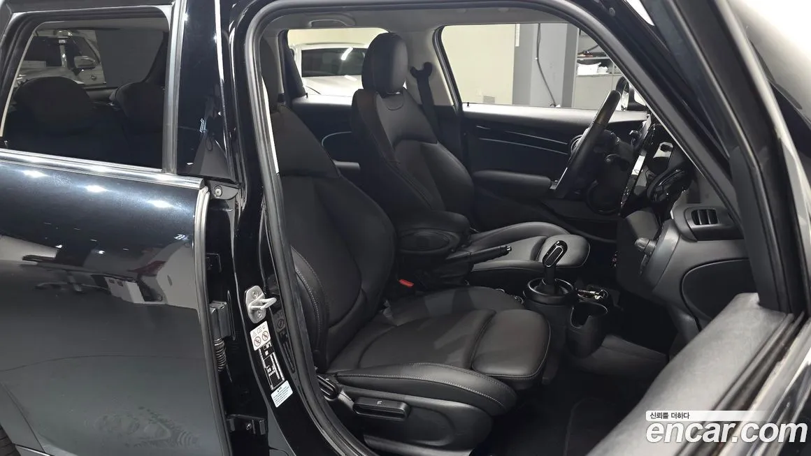 Mini Cooper 2024 из KR, фото 10