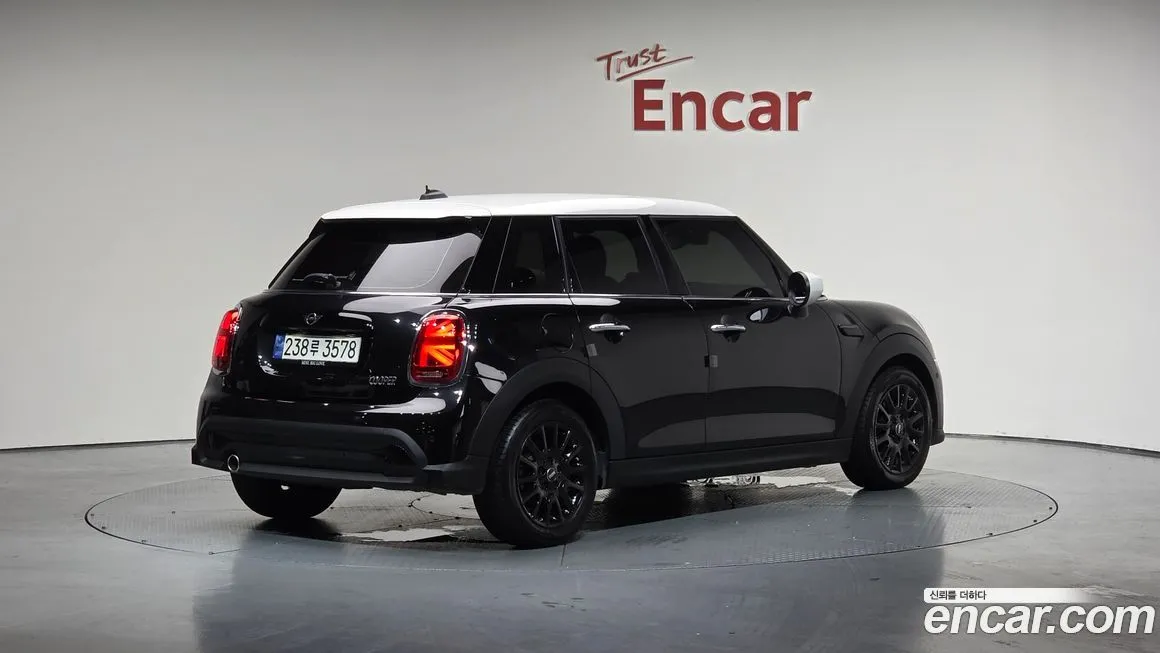 Mini Cooper 2024 из KR, фото 2