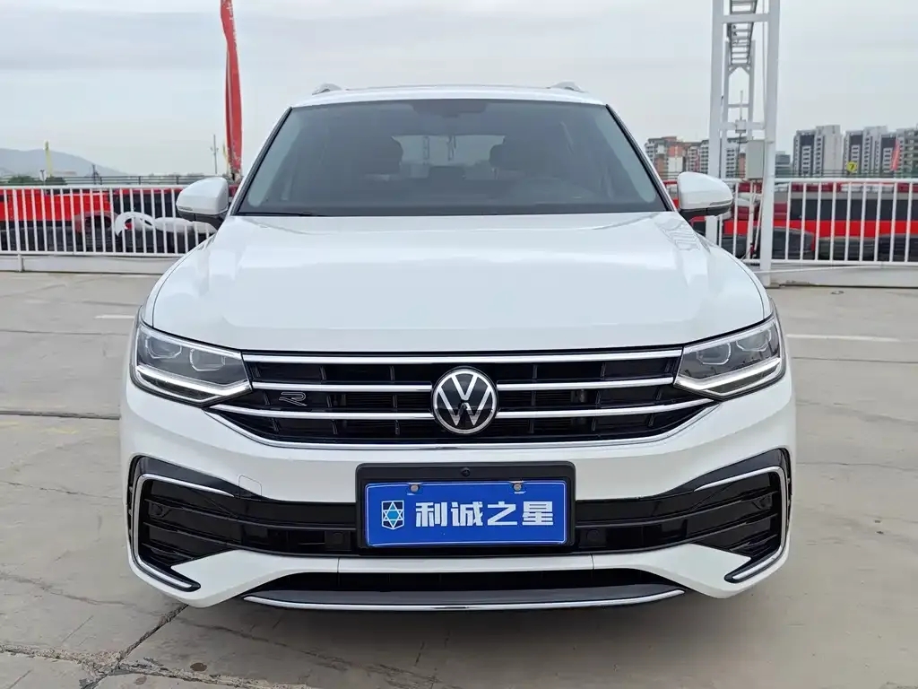 Volkswagen Tiguan L 2021 из CN, фото 1