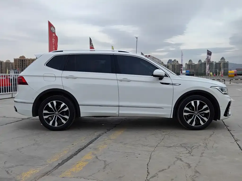 Volkswagen Tiguan L 2021 из CN, фото 7