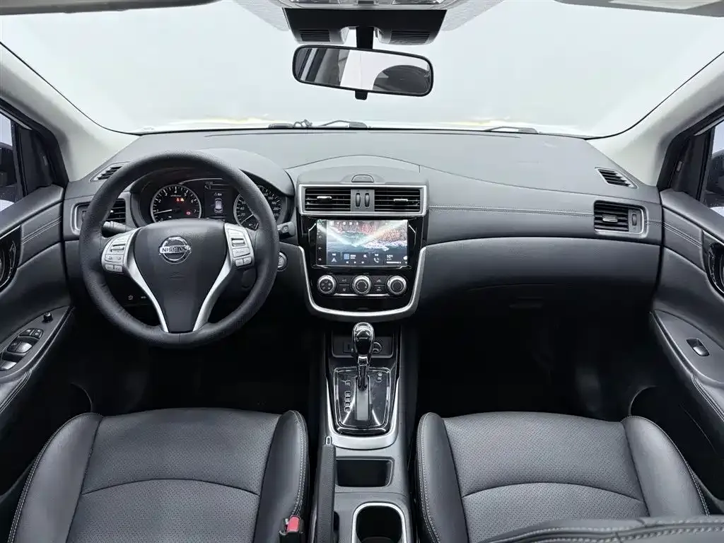 Nissan Tiida 2023 из CN, фото 10