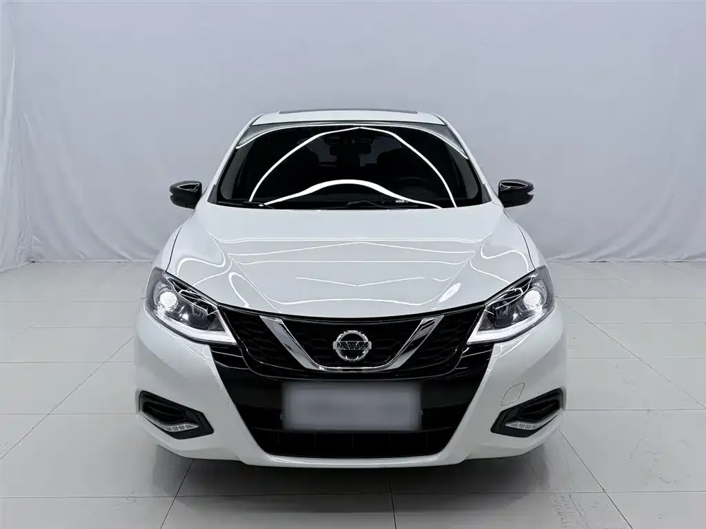 Nissan Tiida 2023 из CN, фото 4