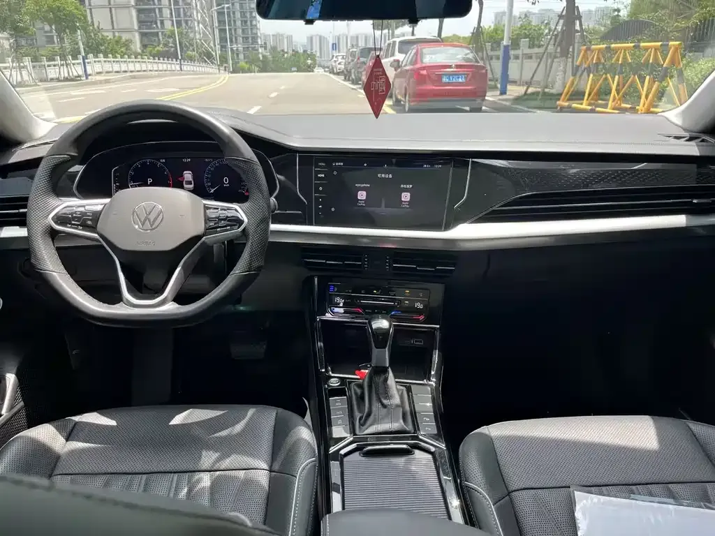 Volkswagen Passat 2021 из CN, фото 8