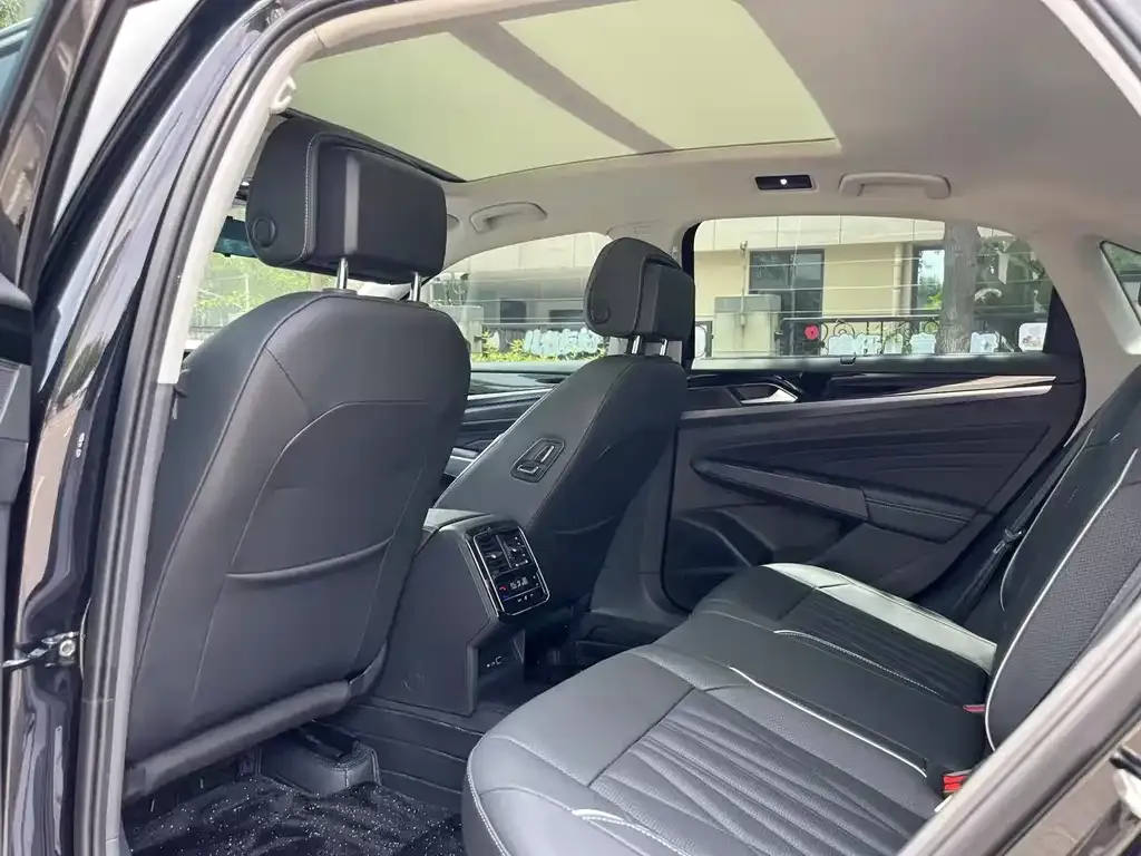Volkswagen Passat 2021 из CN, фото 9