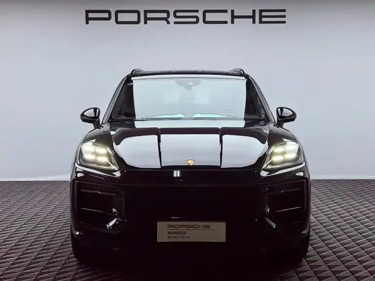Porsche Cayenne Hybrid 2025 из CN, фото 2