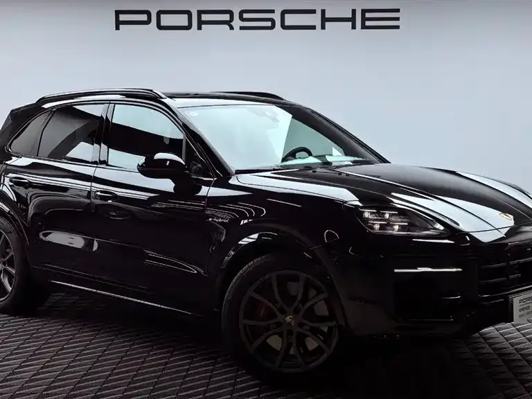 Porsche Cayenne Hybrid 2025 из CN, фото 3