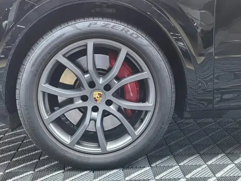 Porsche Cayenne Hybrid 2025 из CN, фото 8