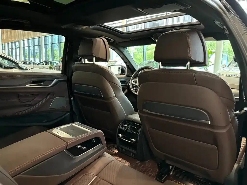 BMW 5 Series 2022 из CN, фото 5