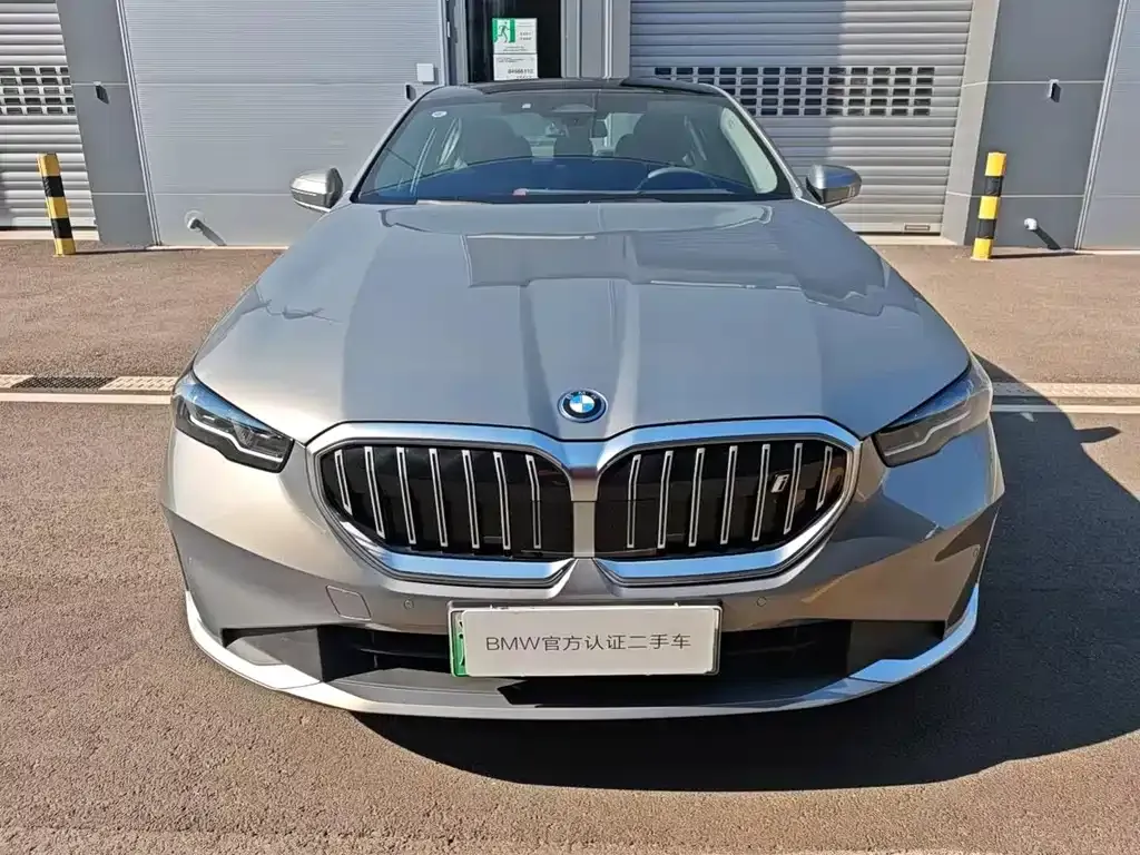 BMW i5 — фото 3