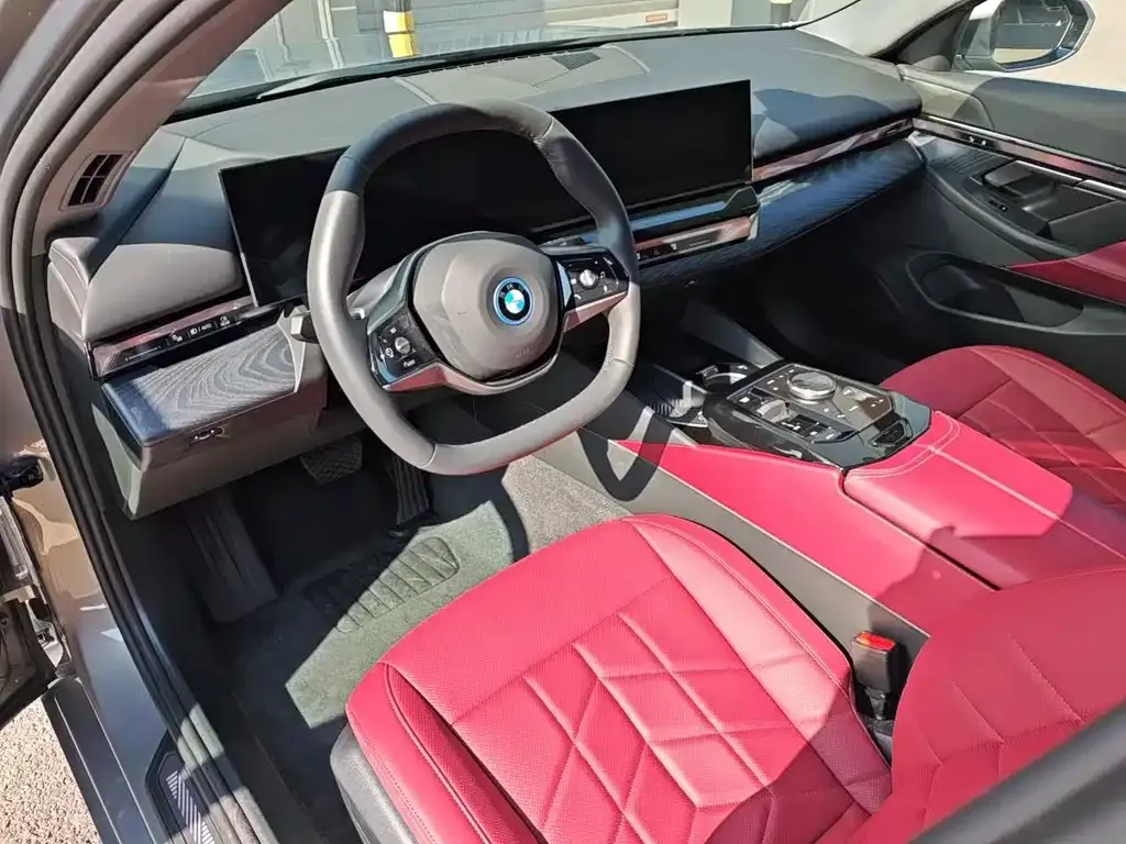 BMW i5 — фото 5