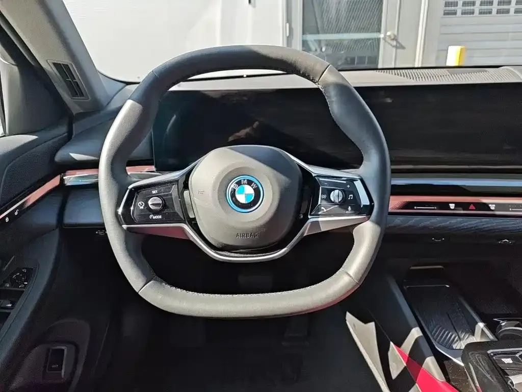 BMW i5 — фото 7
