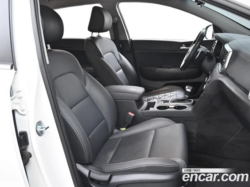 Kia Sportage — фото 10