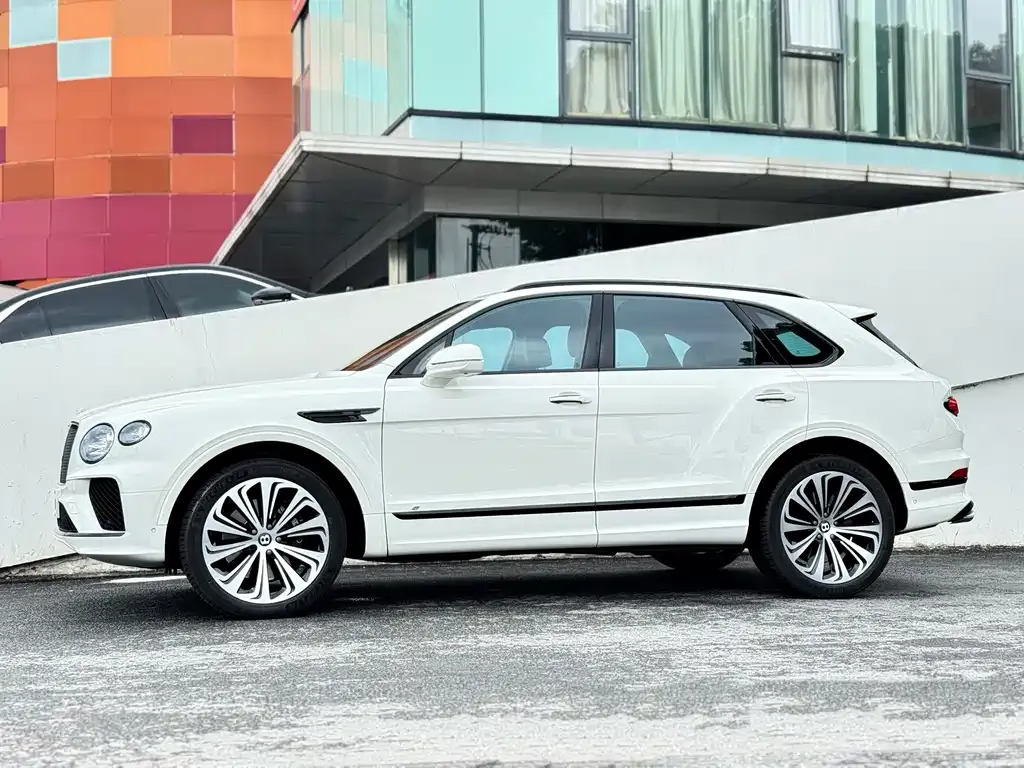 Bentley Bentayga 2021 из CN, фото 7