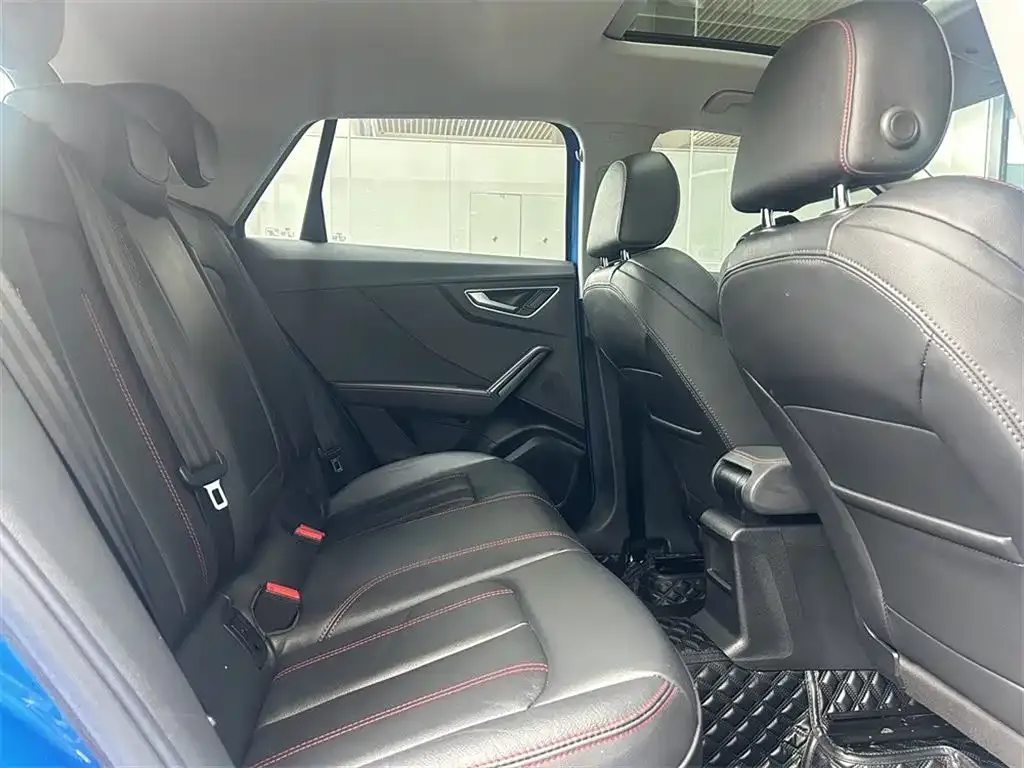 Audi Q2L 2023 из CN, фото 7