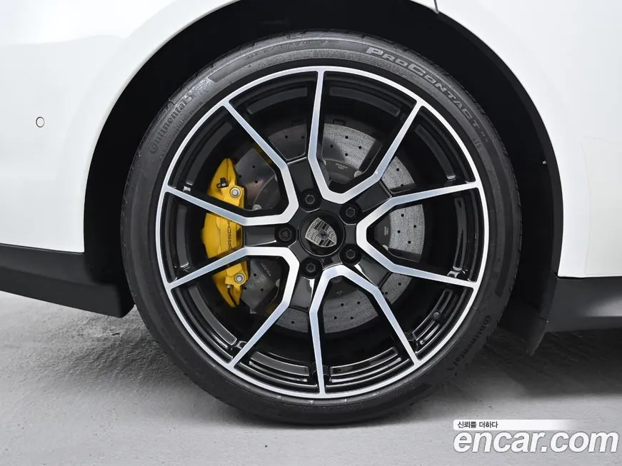 Porsche Taycan 2025 из KR, фото 5