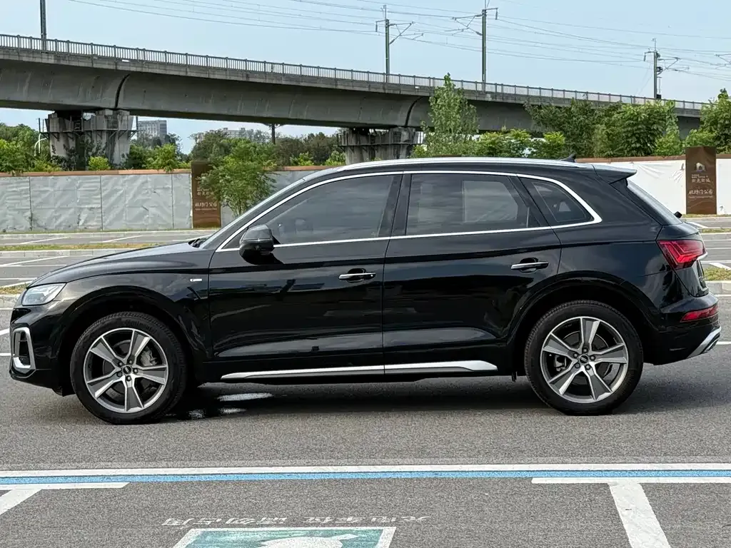 Audi Q5L 2022 из CN, фото 4