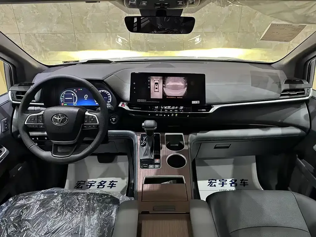 Toyota Granvia 2025 из CN, фото 8