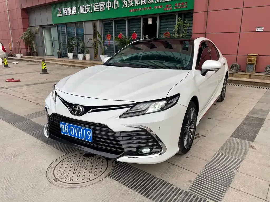 Toyota Camry 2024 из CN, фото 1