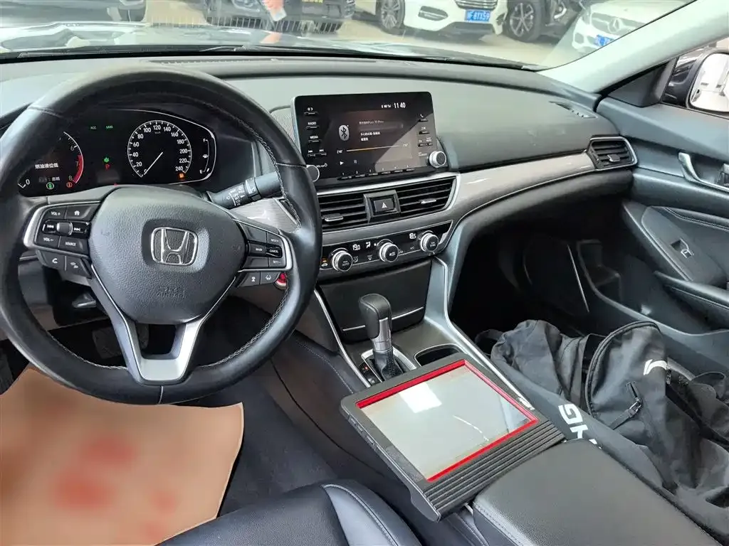 Honda Accord — фото 10