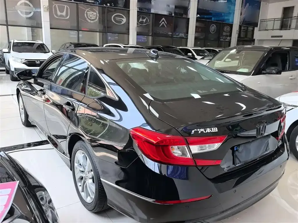 Honda Accord — фото 5