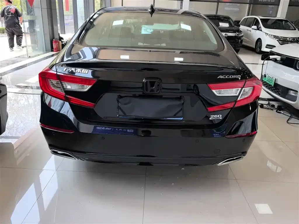 Honda Accord — фото 6