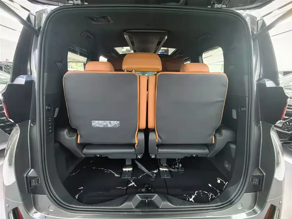 Toyota Vellfire — фото 9